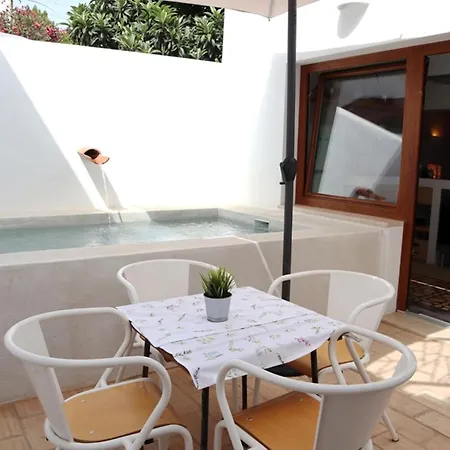 Patio De Agua De *